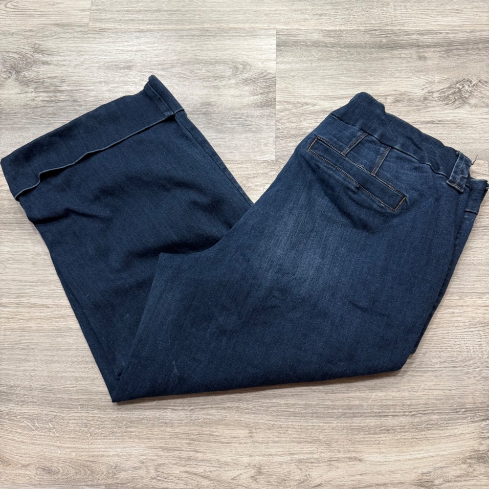 Maurices Women 16W Dark Wash Cuffed Wide Leg Crop Jeans Stretch Denim
